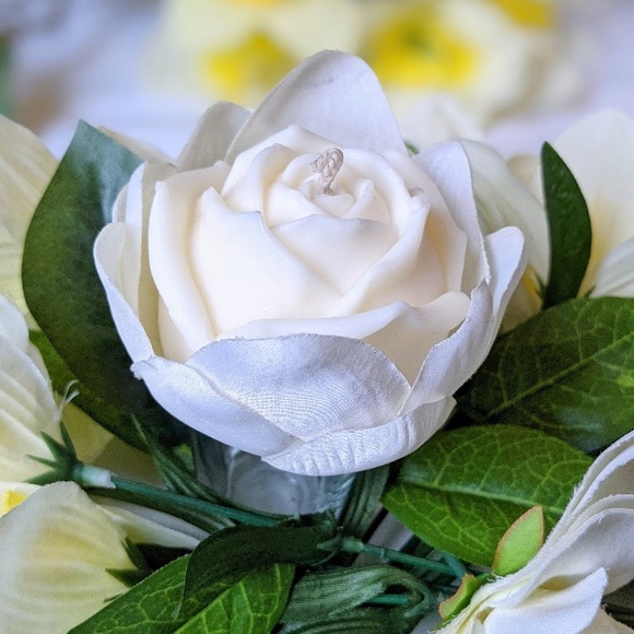 Diverse type of candle🕯️:Skull Candle / body candle/ rose candle and more!!! - Picture 5 of 5